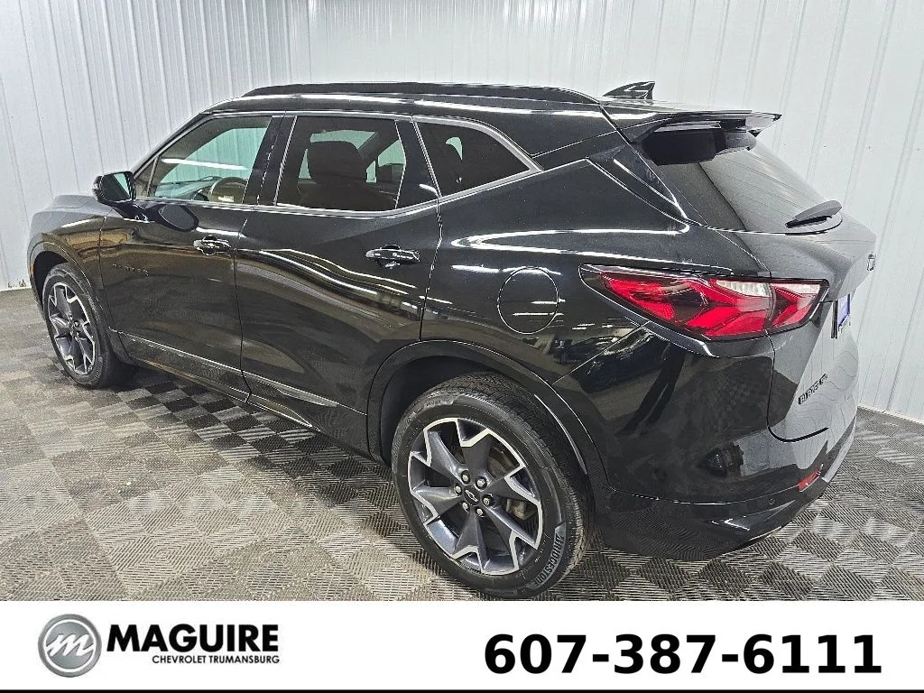 Used 2022 Black Chevrolet RS image 9