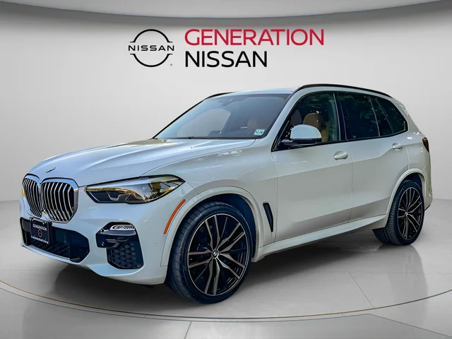 Used 2019 White BMW xDrive40i image 3