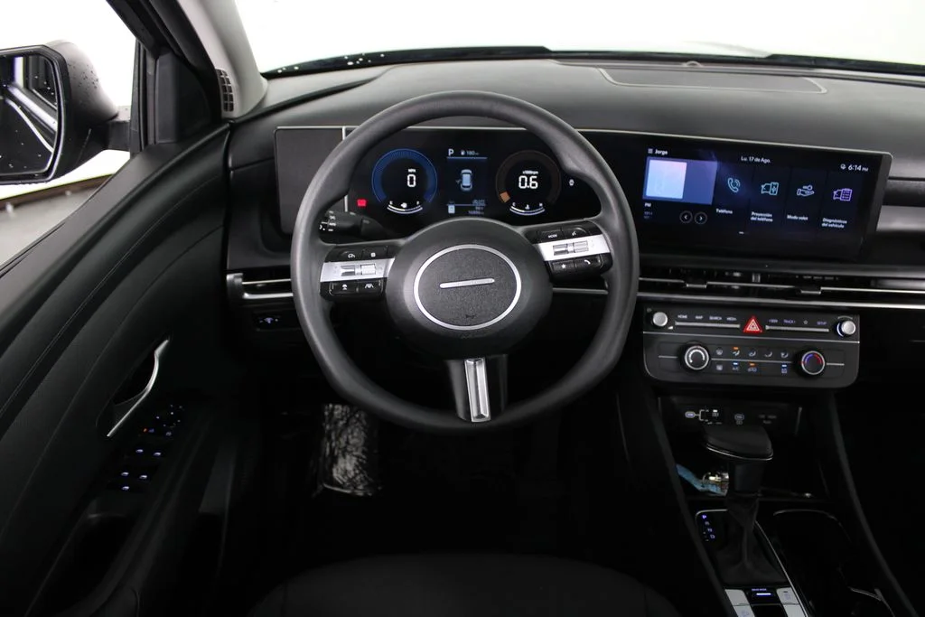 Used 2025 Black Hyundai SE image 8