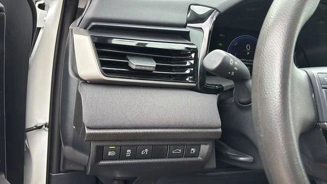 Used 2025 White Toyota LE image 20