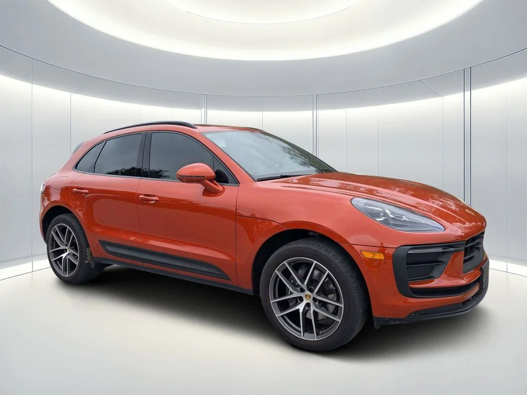 2023 Porsche Macan -'s photo