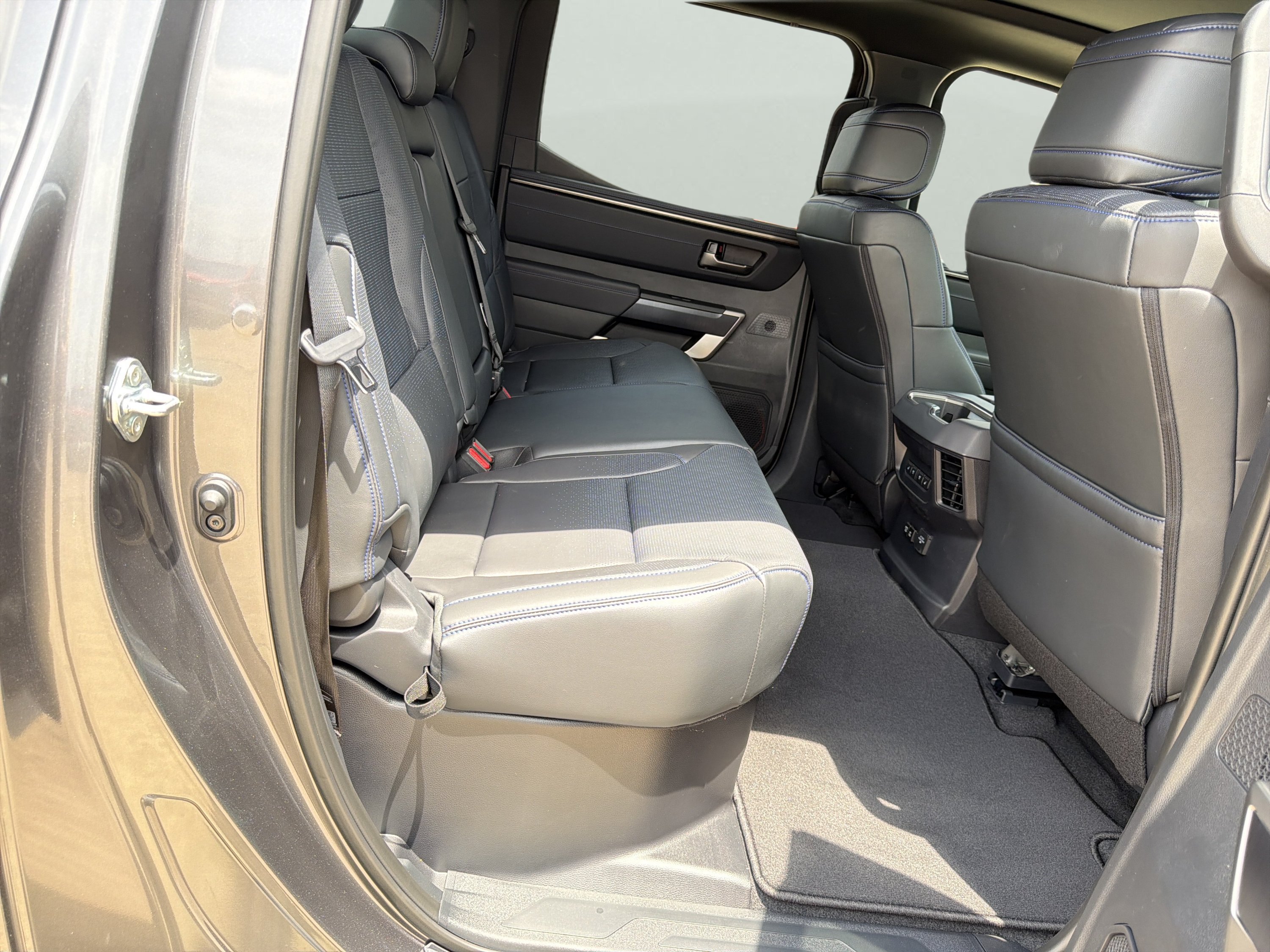 2026 Toyota Tundra Platinum - Photo 16