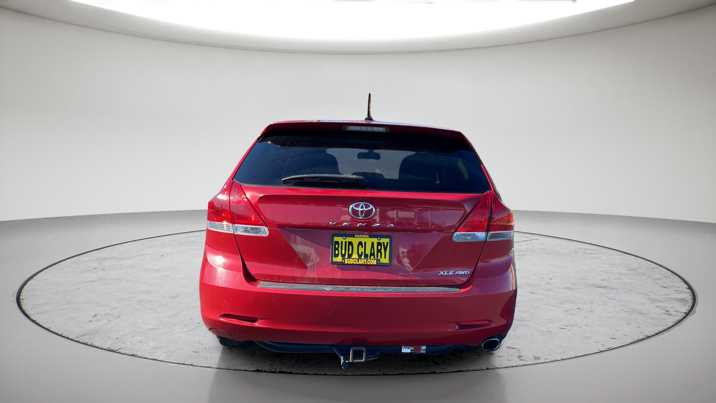 Used 2012 Red Toyota XLE image 6