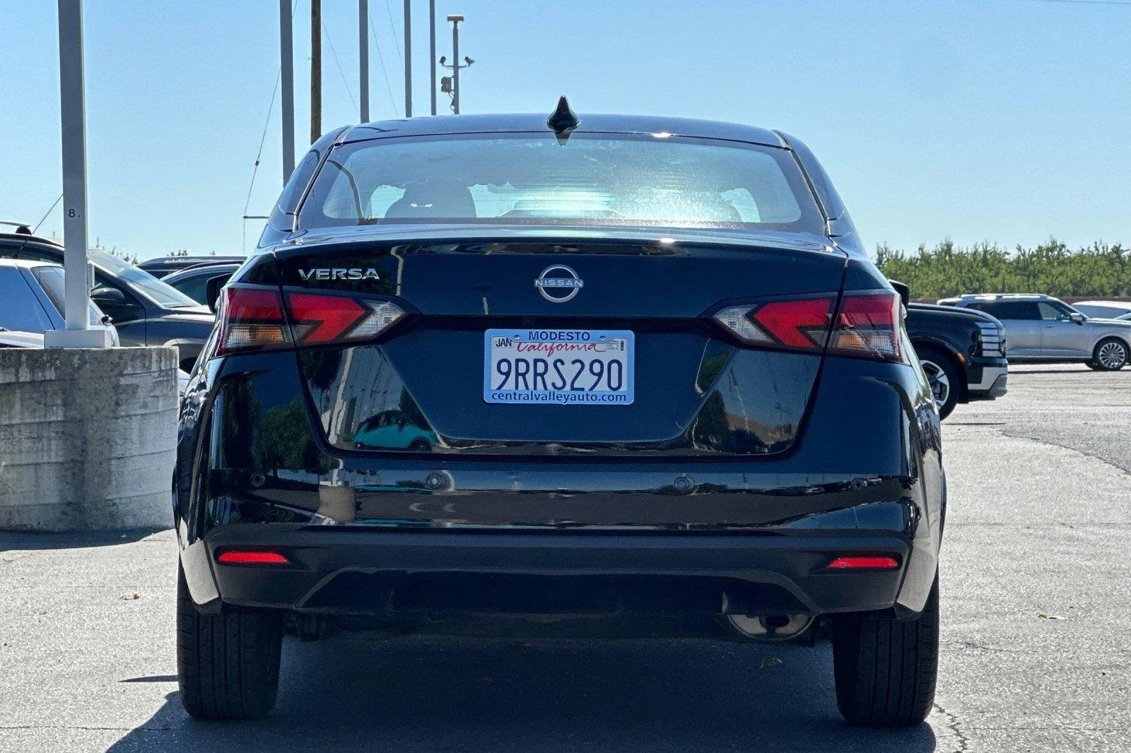 Used 2025 Super Black Nissan SV image 5