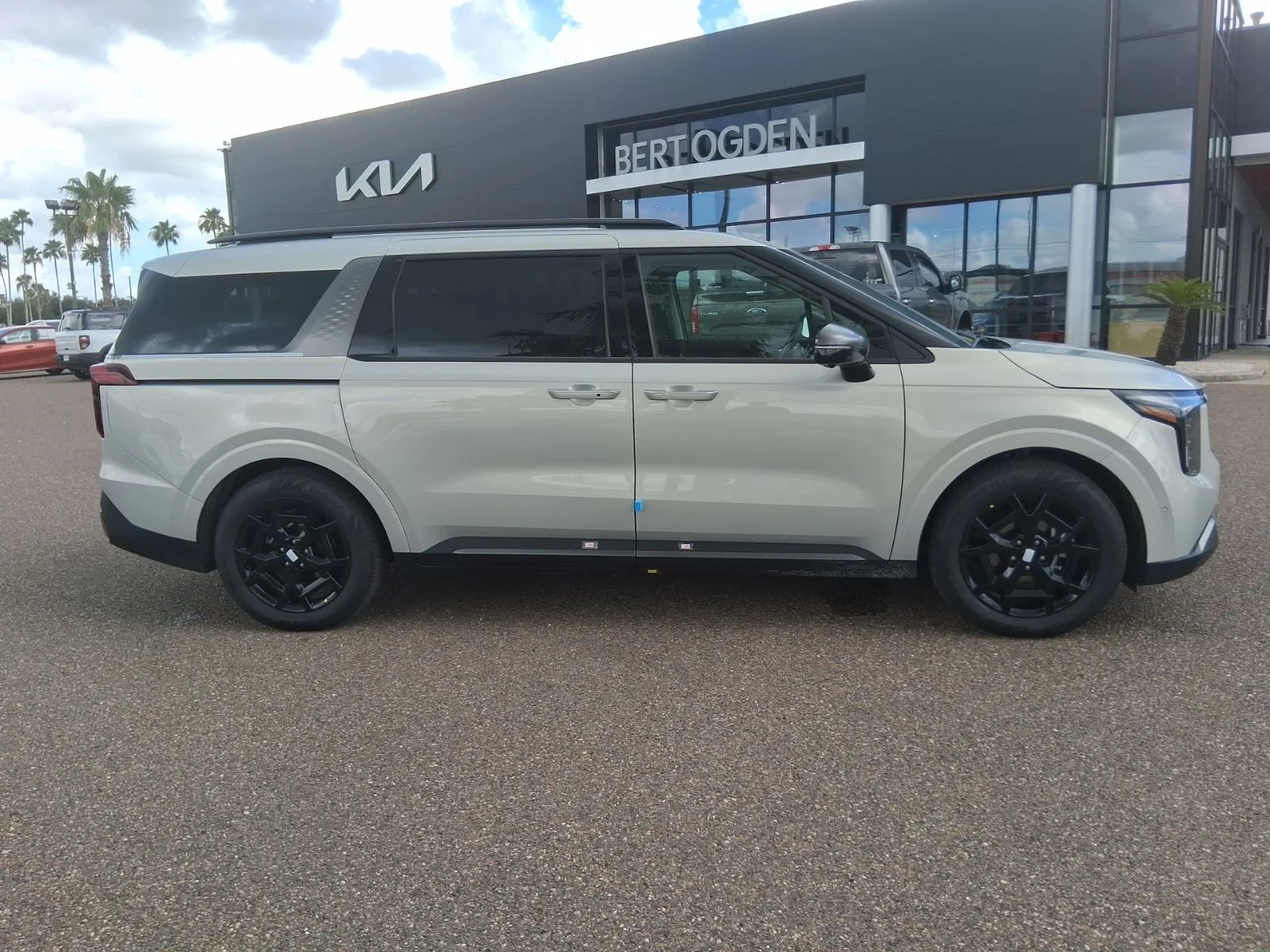 New 2026 White Kia SX Prestige image 3