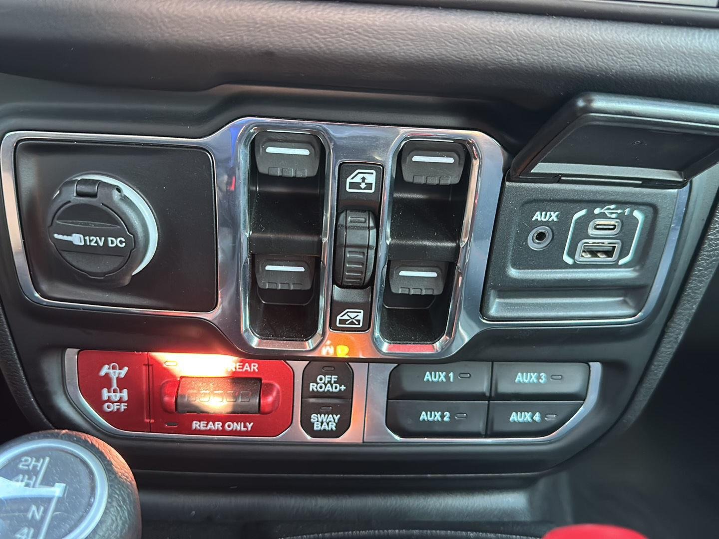 Used 2025 41 Jeep Rubicon image 25