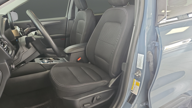 Used 2024 Vapor Blue Ford Active image 9