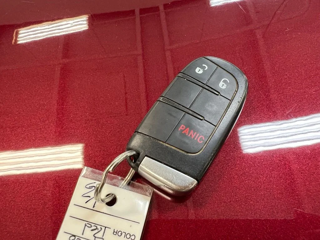 Used 2019 Red Jeep Laredo E image 34