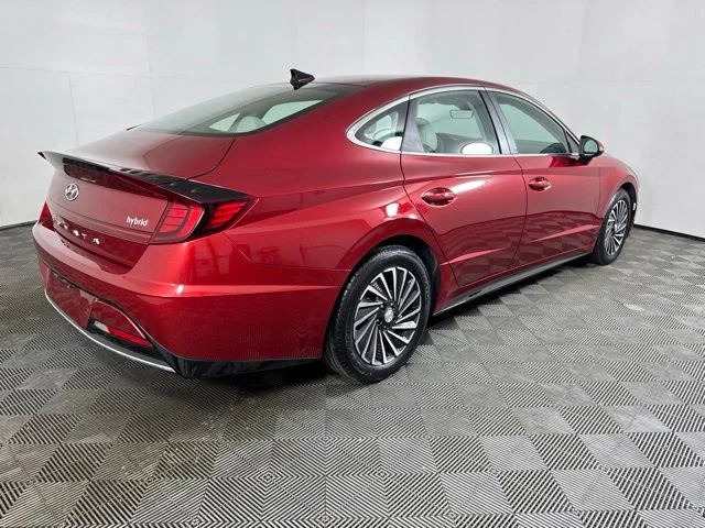Certified Used 2023 Red Hyundai SEL image 3