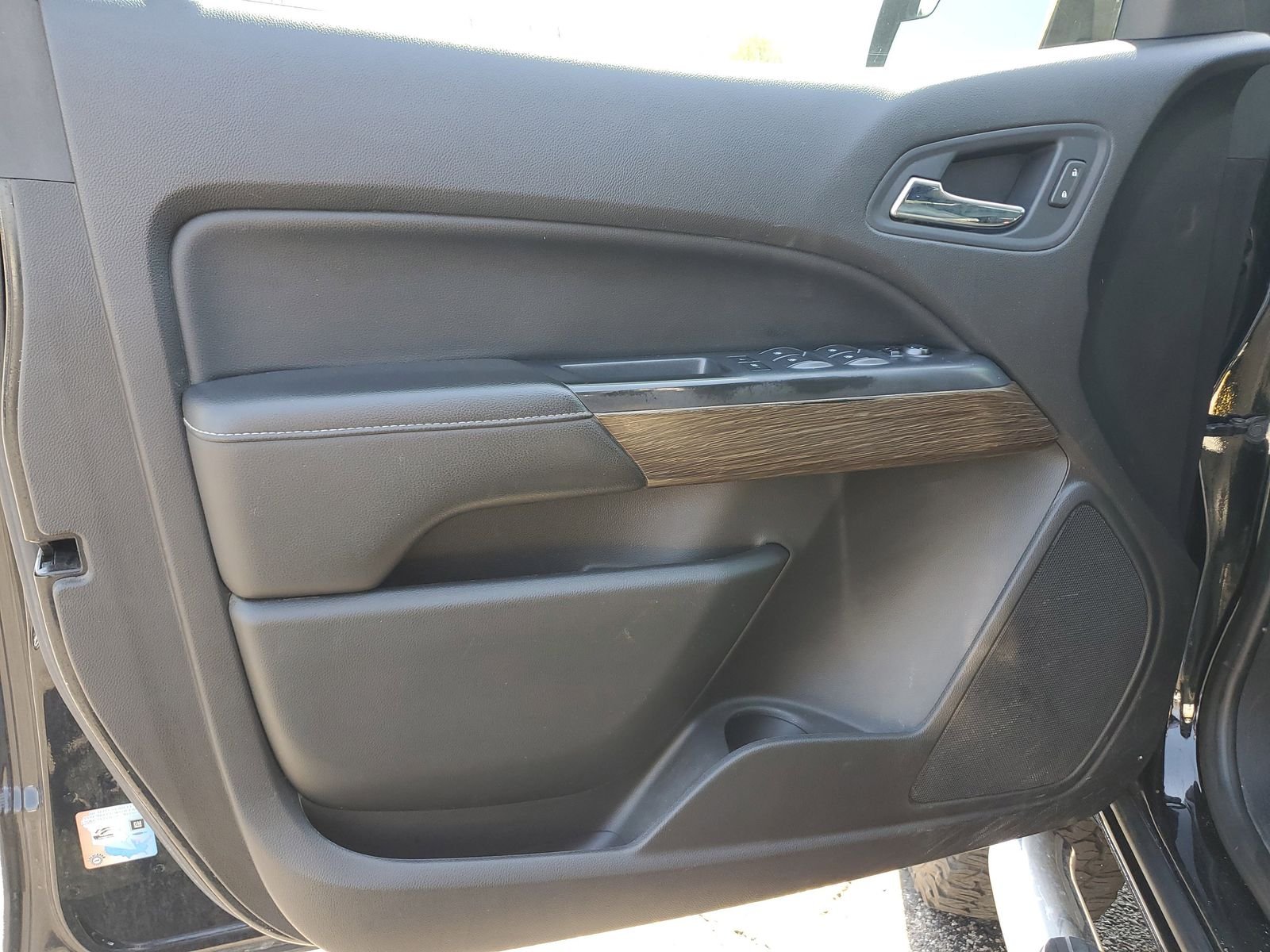 Used 2017 Black GMC Denali image 13