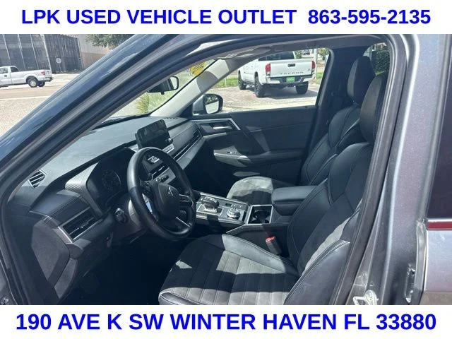 Used 2024  Mitsubishi SE image 9