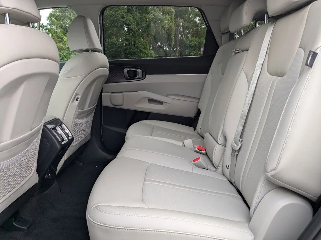 2025 Kia Sorento S - Photo 13