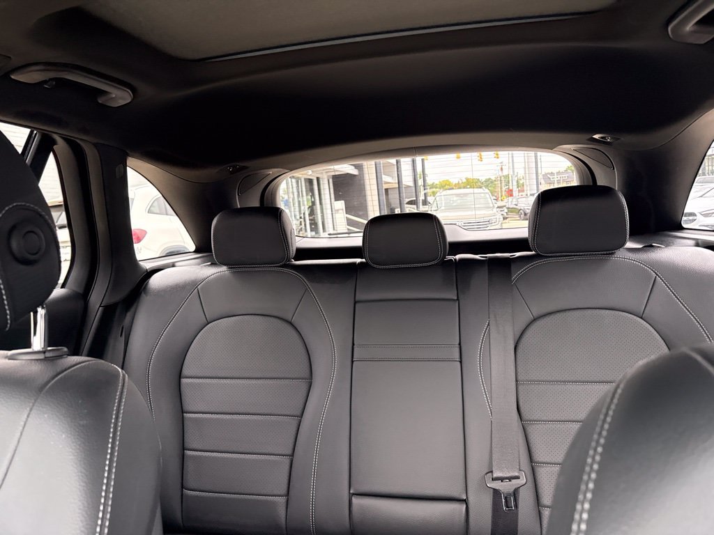 Used 2017  Mercedes-Benz GLC 300 image 6