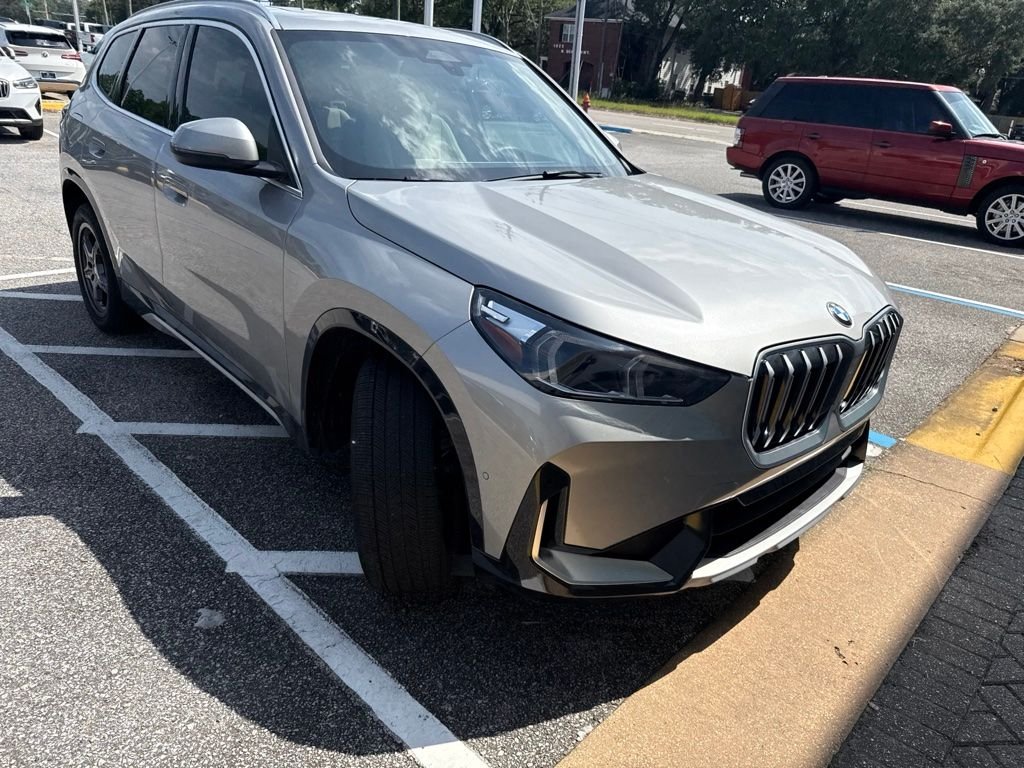 Used 2025 Silver BMW xDrive28i image 1