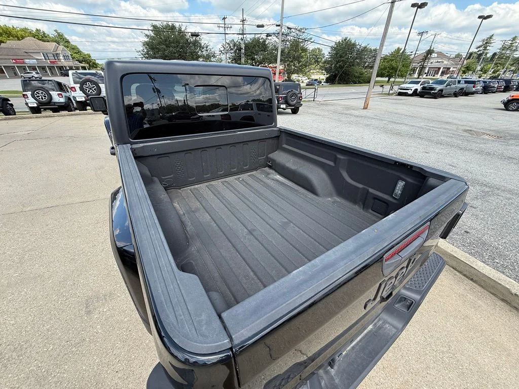 Used 2021 Black Jeep Sport image 8