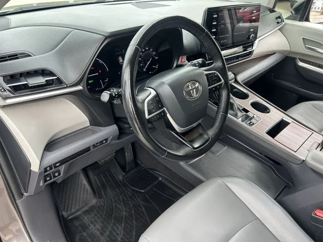 Used 2021 Predawn Gray Mica Toyota XLE image 20