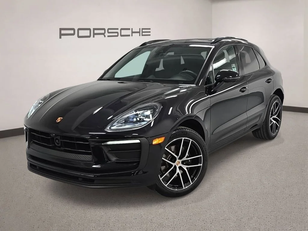 2025 Porsche Macan -'s photo