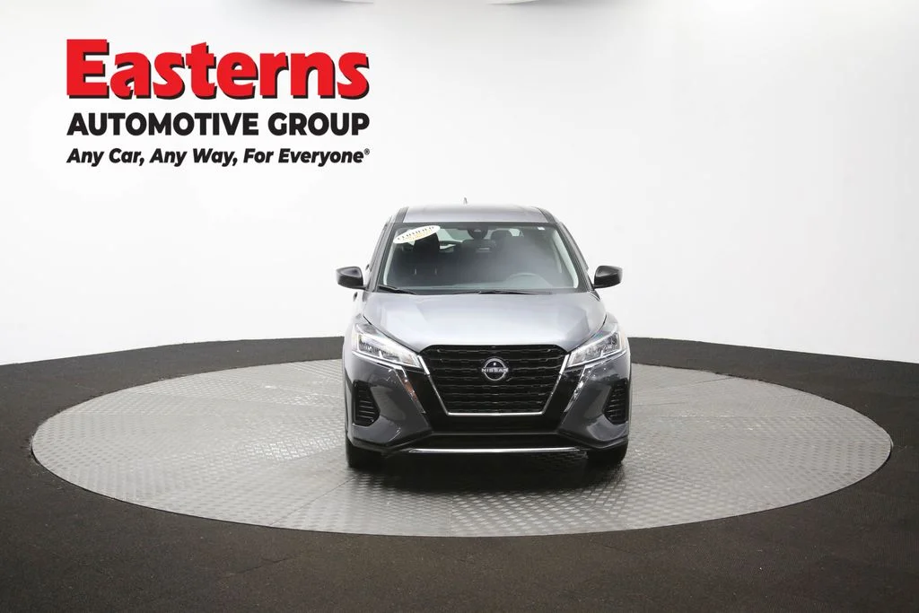 Used 2022 Silver Ford SE image 52