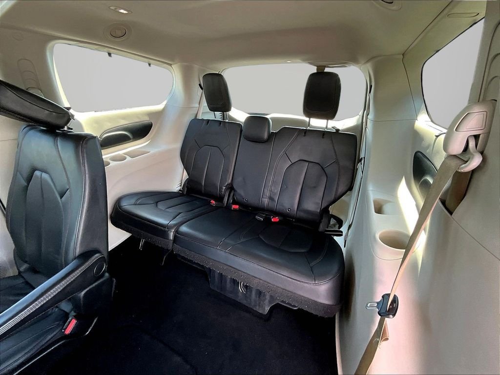 Used 2020 Black Chrysler Touring L image 29