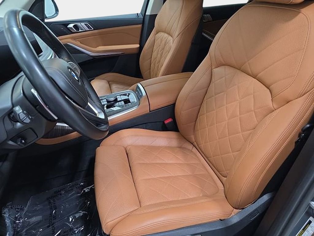 Used 2023 Skyscraper Gray Metallic BMW xDrive40i image 13