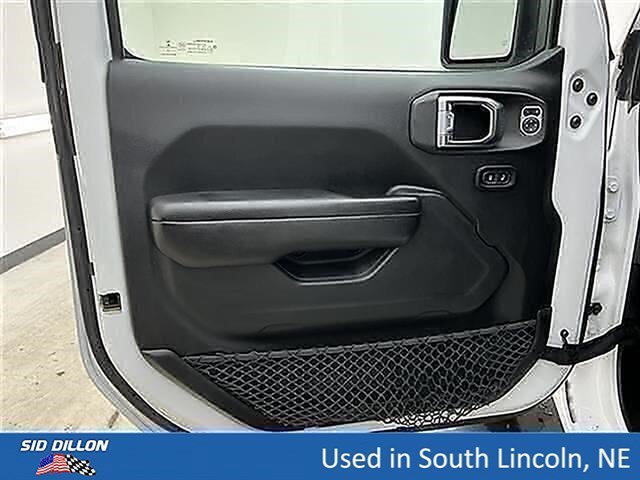 Used 2018 Bright White Clearcoat Jeep Sport S image 16