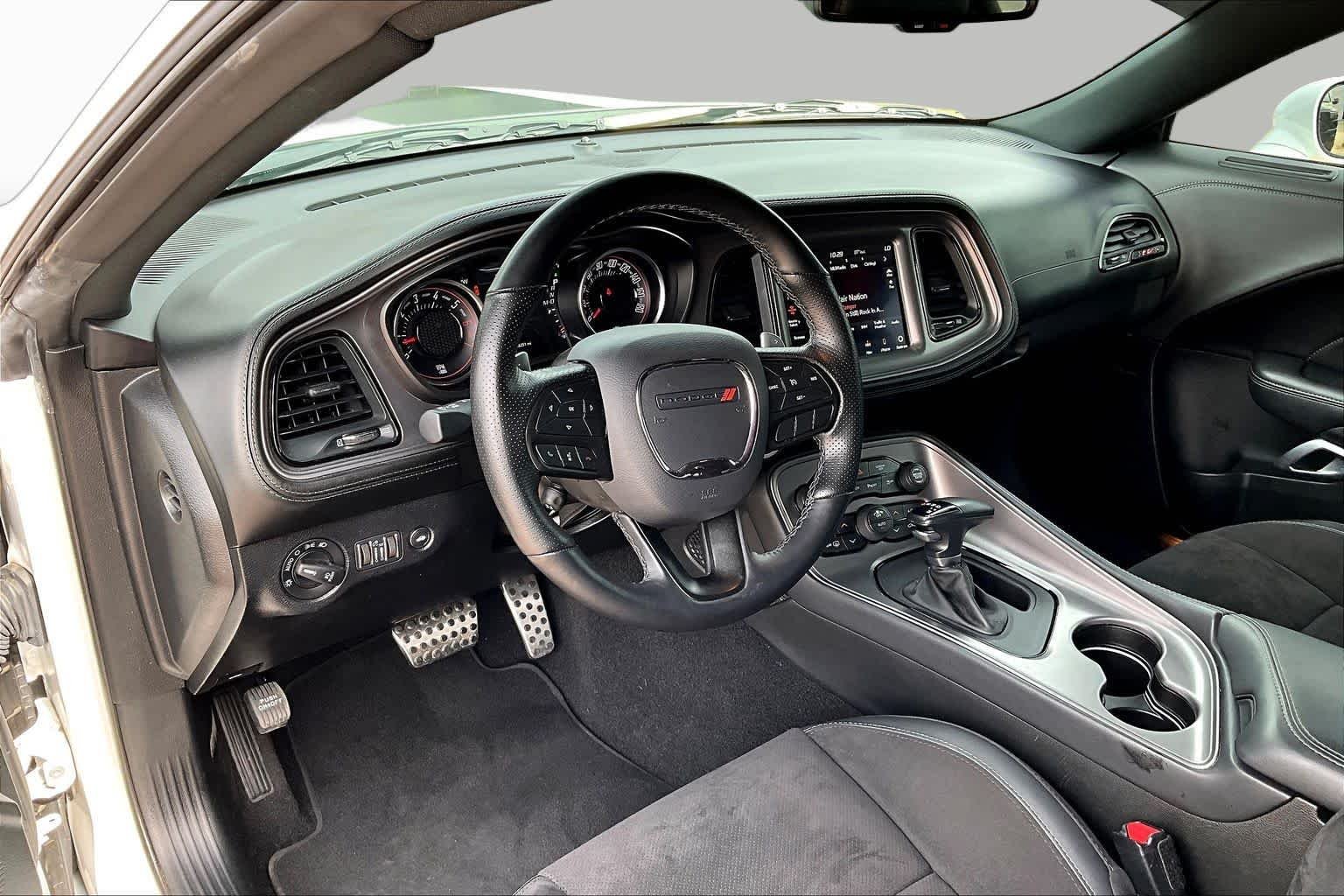 Used 2023 White Knuckle Clearcoat Dodge R/T Scat Pack image 17