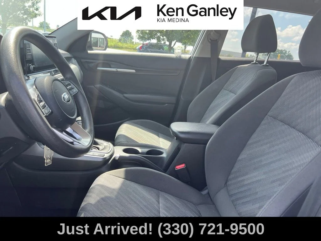Used 2021 White Kia LX image 11