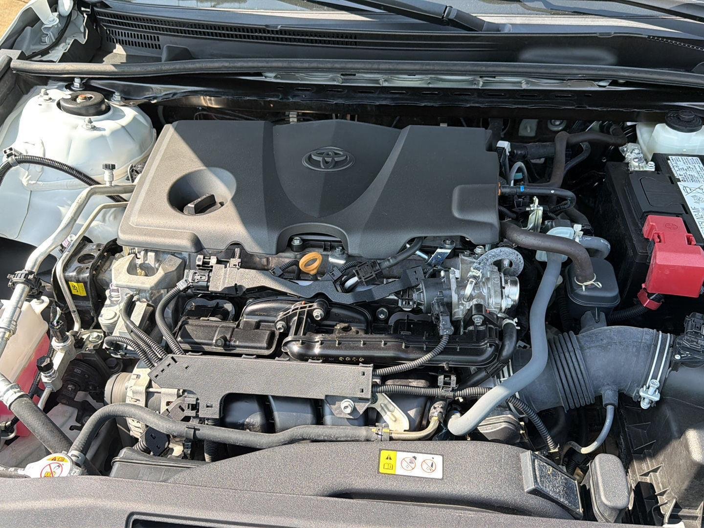 Used 2024 Ice Cap Toyota SE image 33