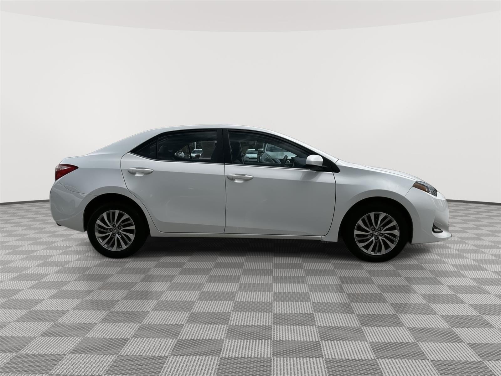 Used 2017 Blizzard Pearl Toyota LE Eco image 5