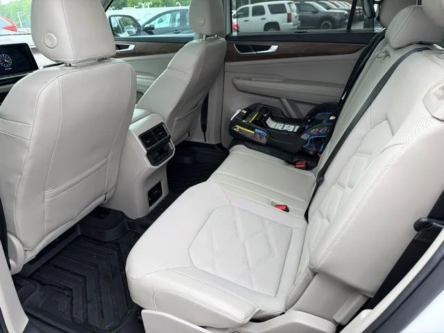 Used 2024 White Volkswagen 2.0T SE w/Technology image 5