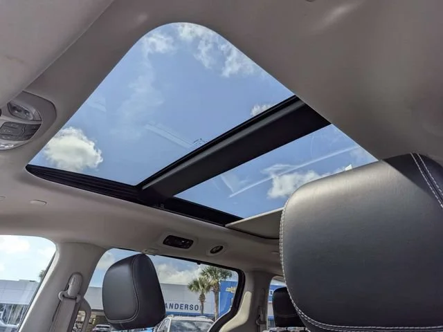 Used 2023 Gray Chrysler Limited image 22