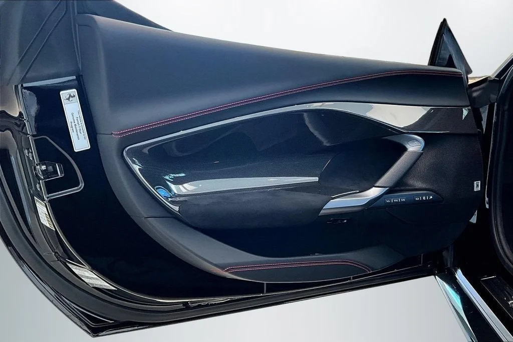 Used 2022 Nero Ferrari  image 18