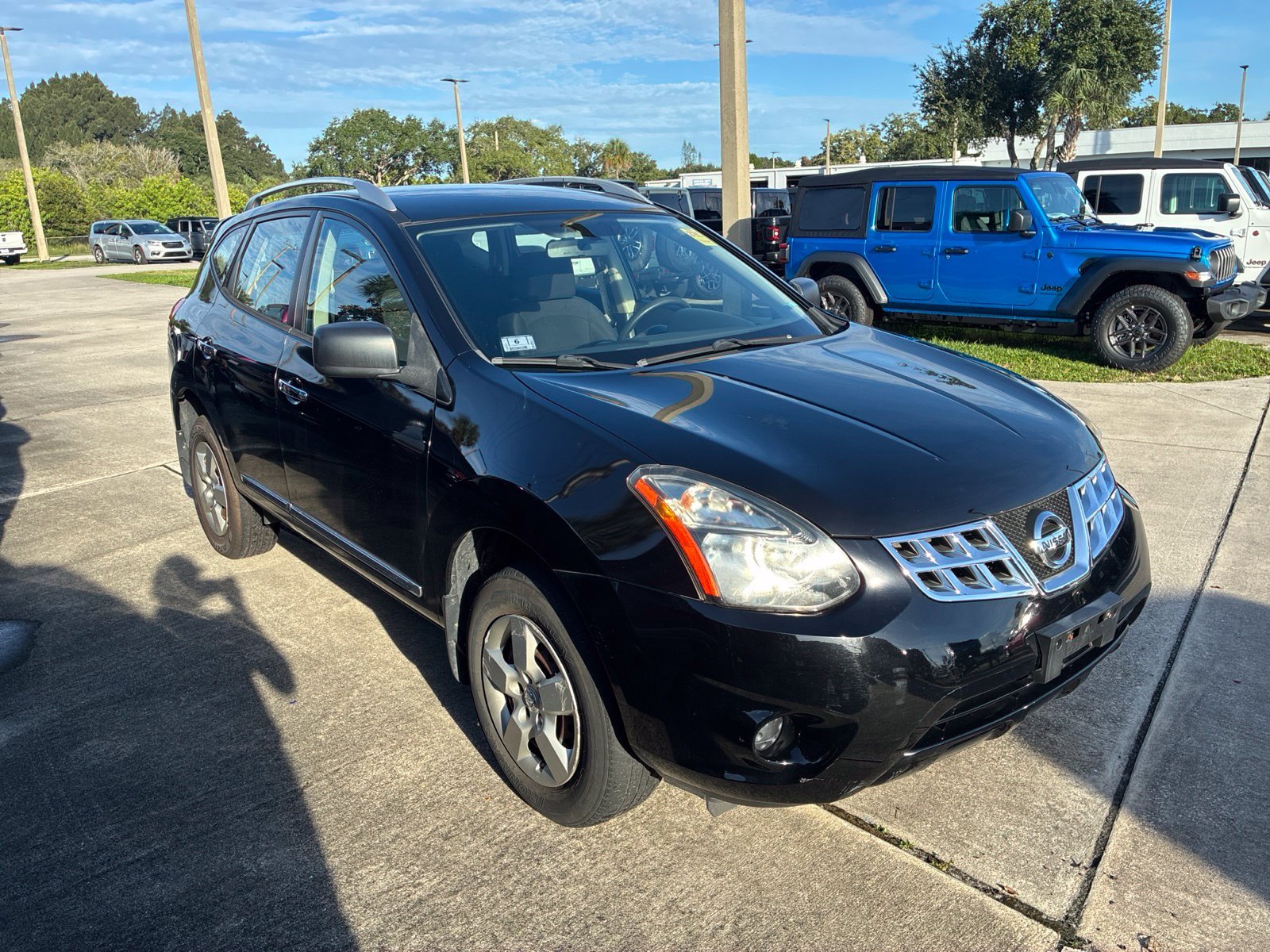 Used 2015 Black Nissan S image 21