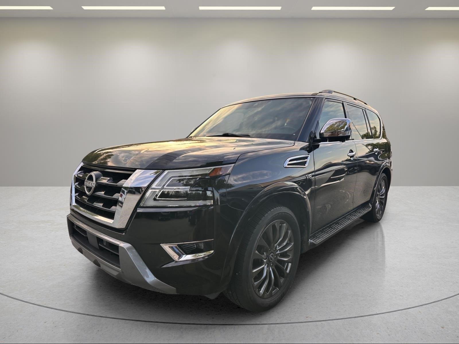 Used 2021 Super Black Nissan Platinum image 2