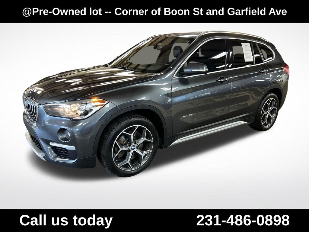Used 2018 Gray BMW xDrive28i image 1