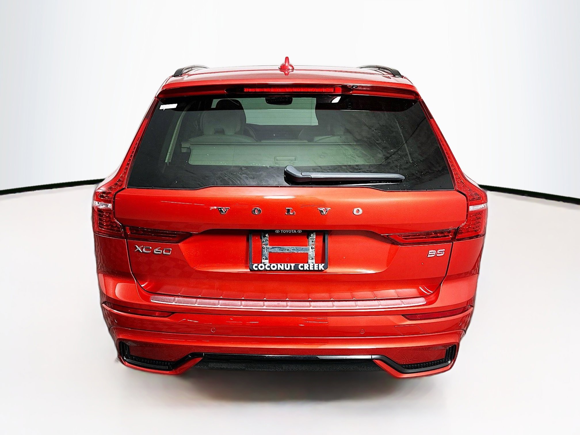 2023 Volvo XC60 thumbnail 6