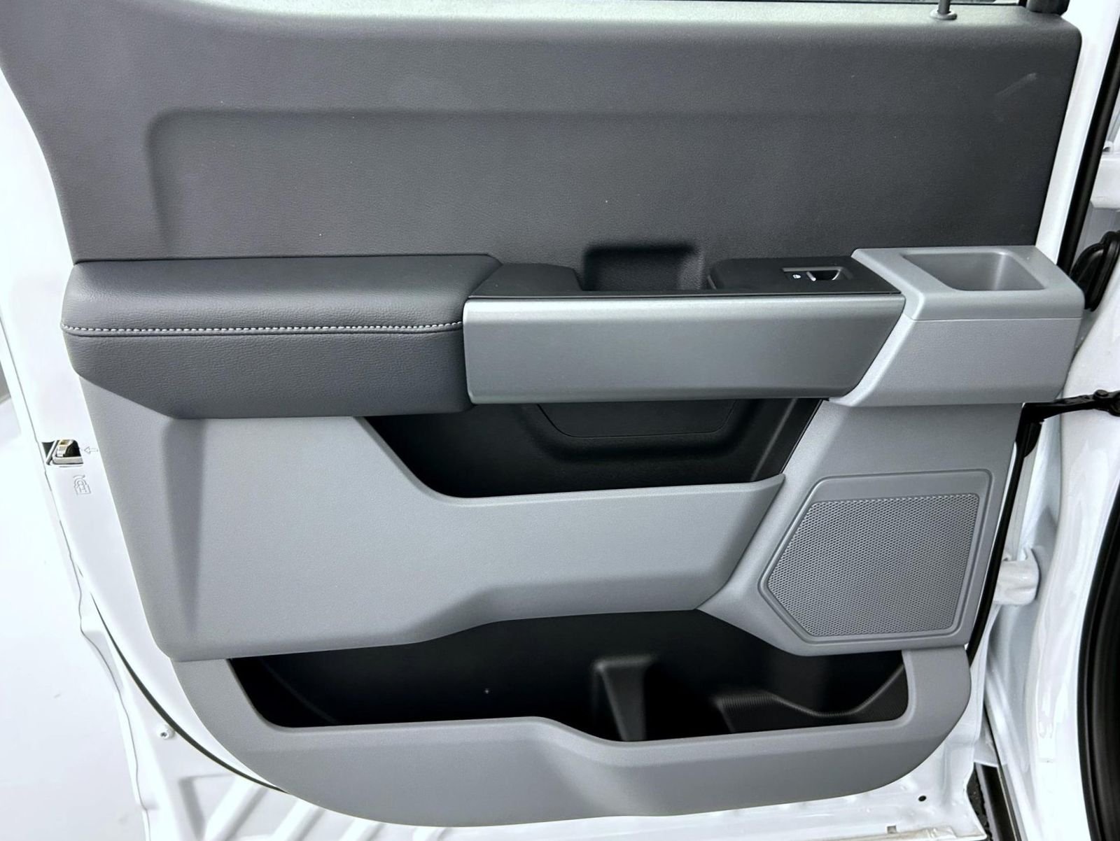 New 2026 Oxford White Ford XL image 20