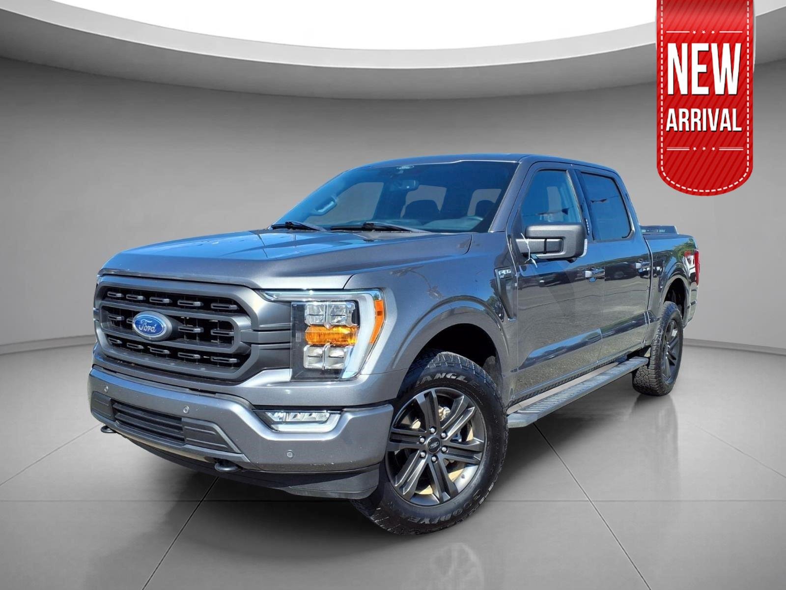 Used 2022 Gray Ford XLT image 1