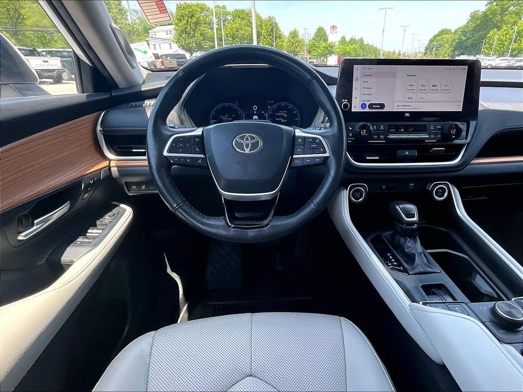 Used 2024 Beige Toyota Platinum image 18