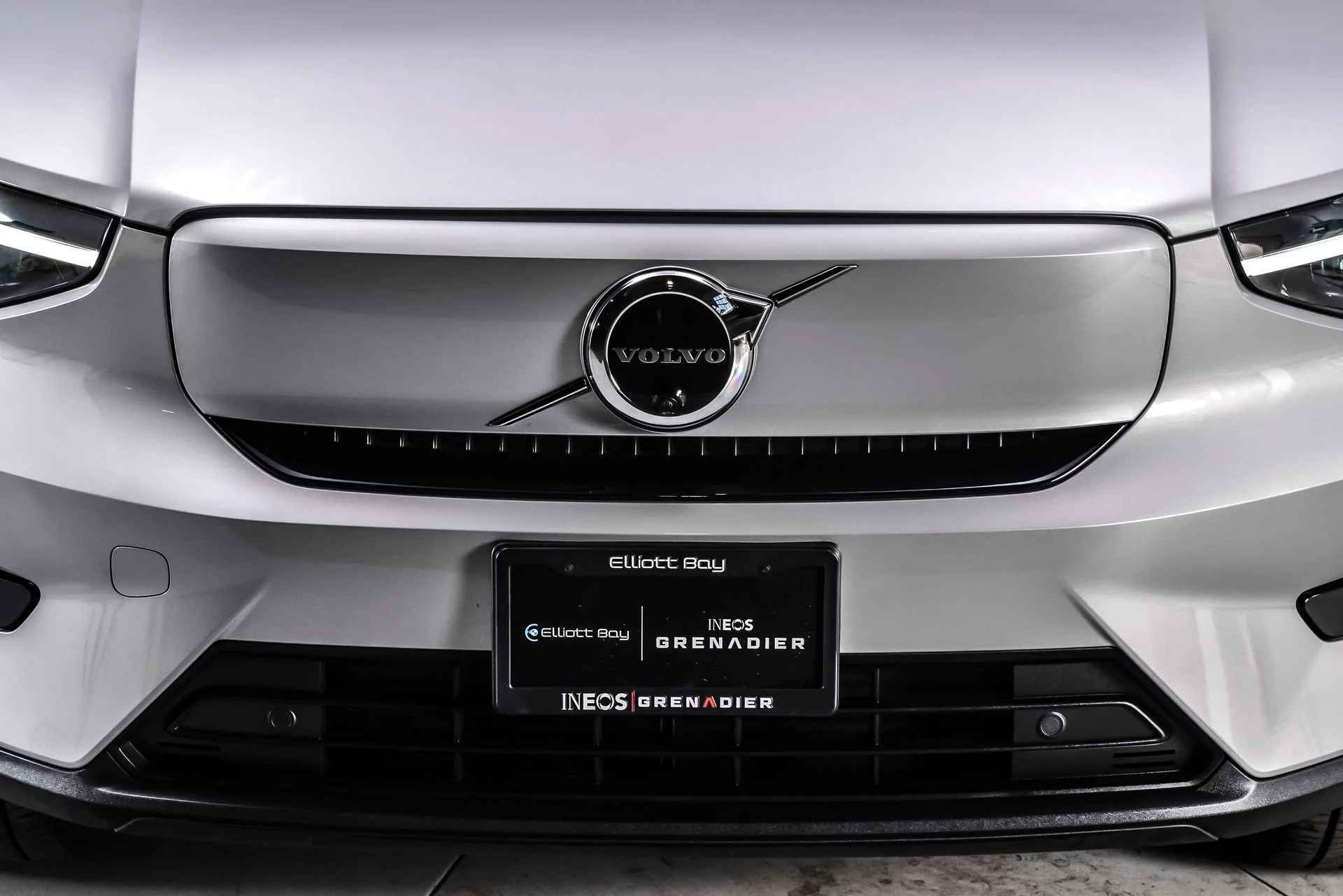 Used 2023 Silver Volvo Ultimate image 8