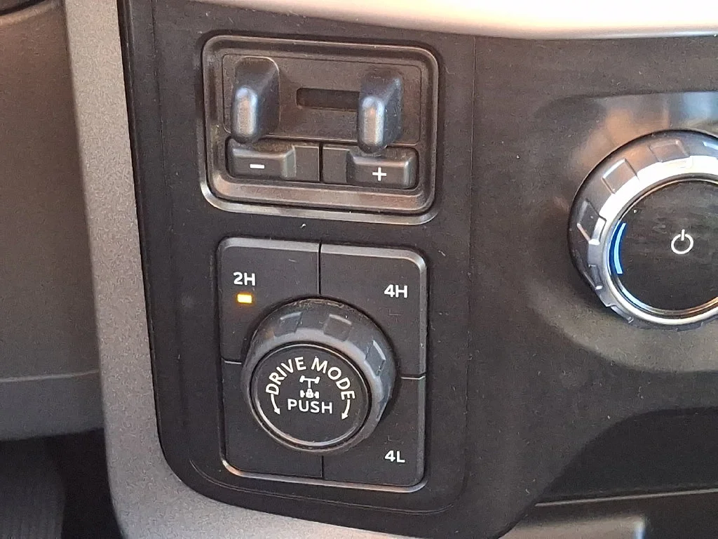 Used 2023 White Ford XLT image 25