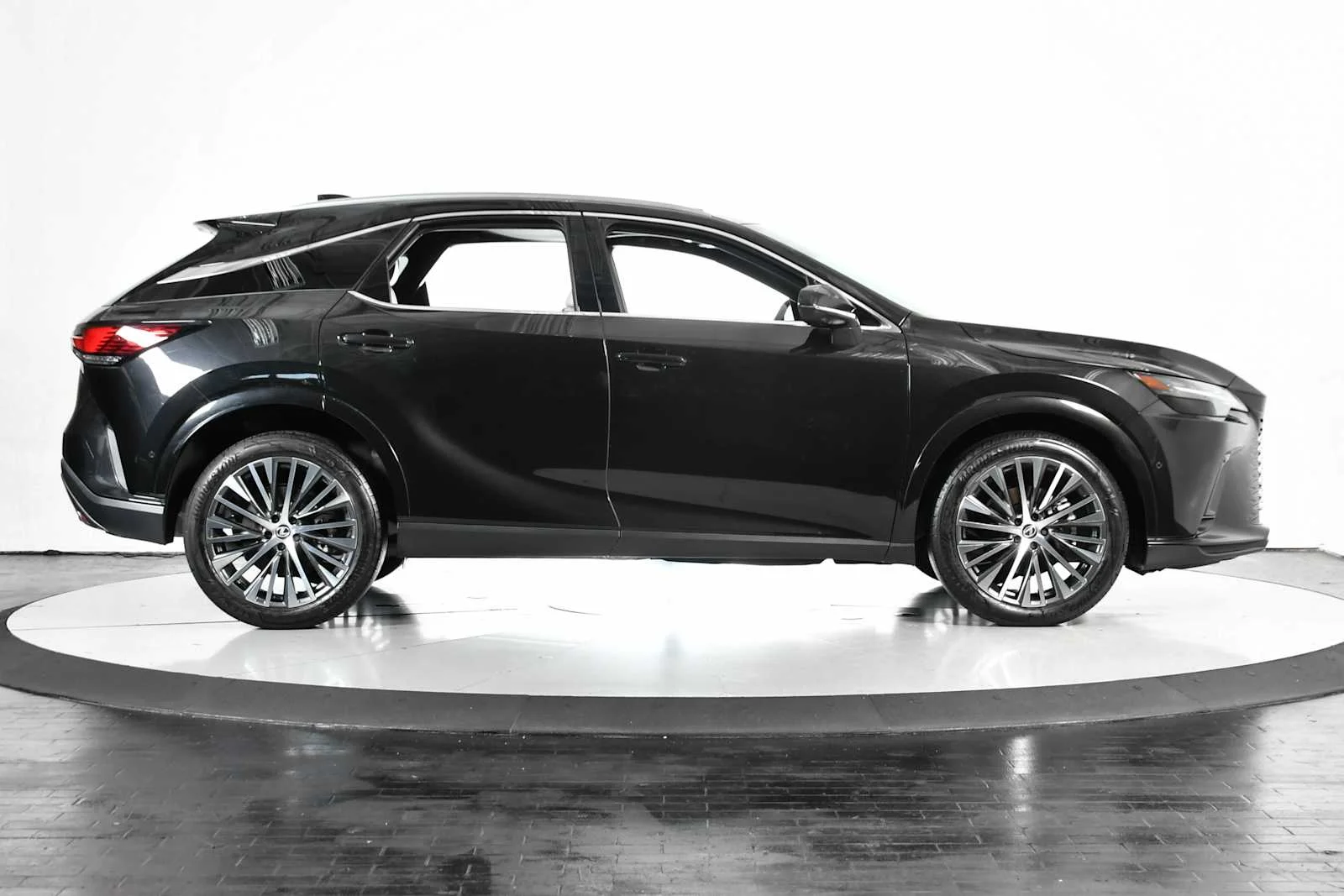 Certified Used 2024 CAVIAR Lexus Premium Plus image 8