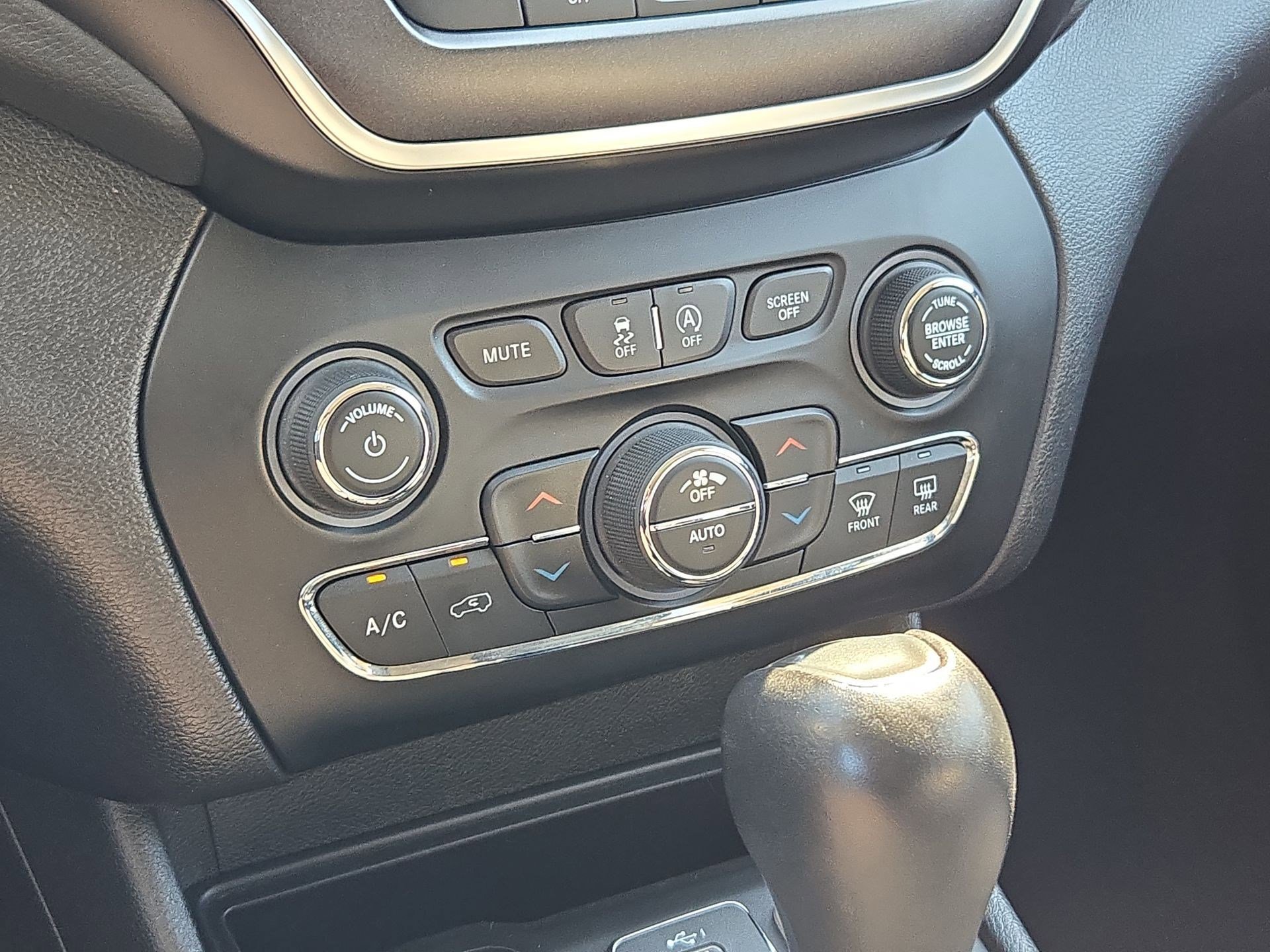 2019 Jeep Cherokee Trailhawk - Photo 24