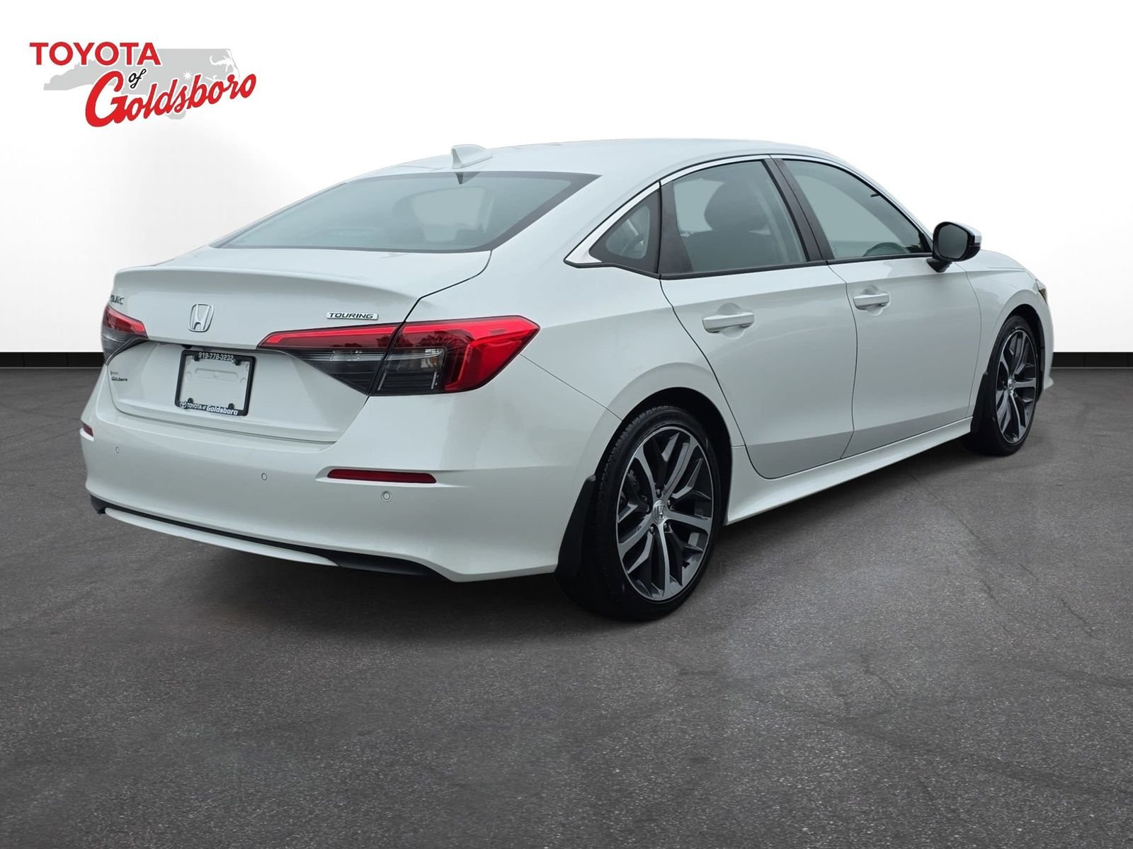Used 2024  Honda Touring image 5