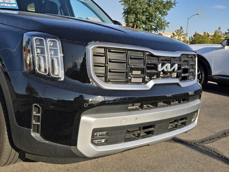Used 2025 Ebony Black KIA SX FWD image 8