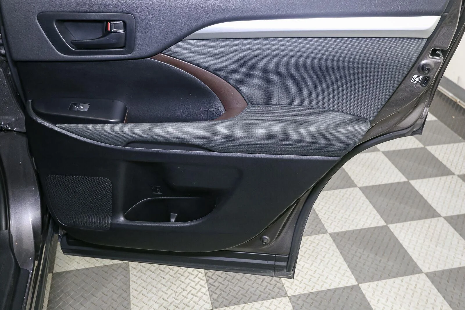 Used 2019 Predawn Gray Mica Toyota LE image 21