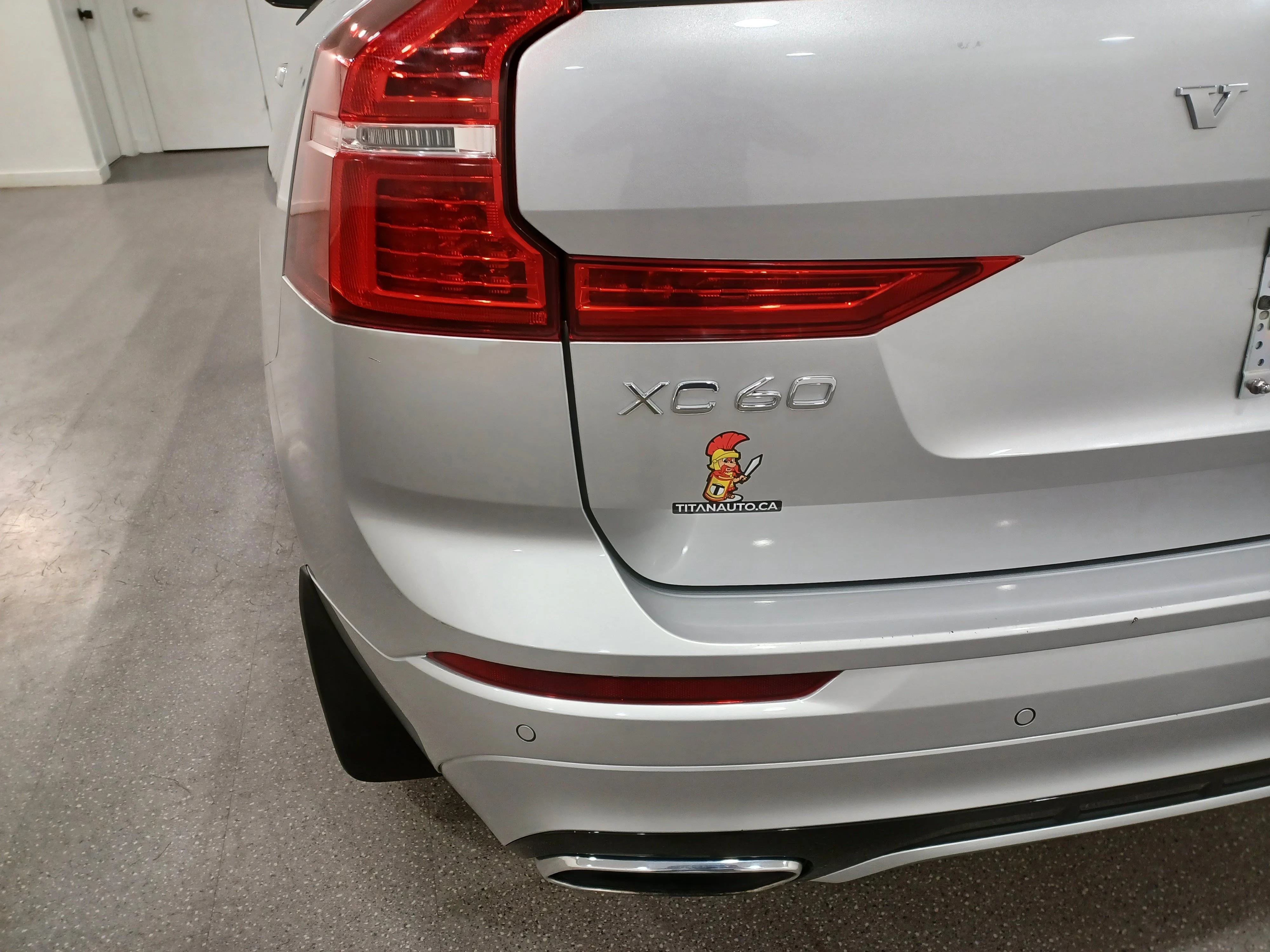 Certified Used 2020 Silver Volvo T6 R-Design AWD*Adaptive Cruise | Nav | Pano Roof | Htd Leather | Lane Keep Assist | Park Assist image 22