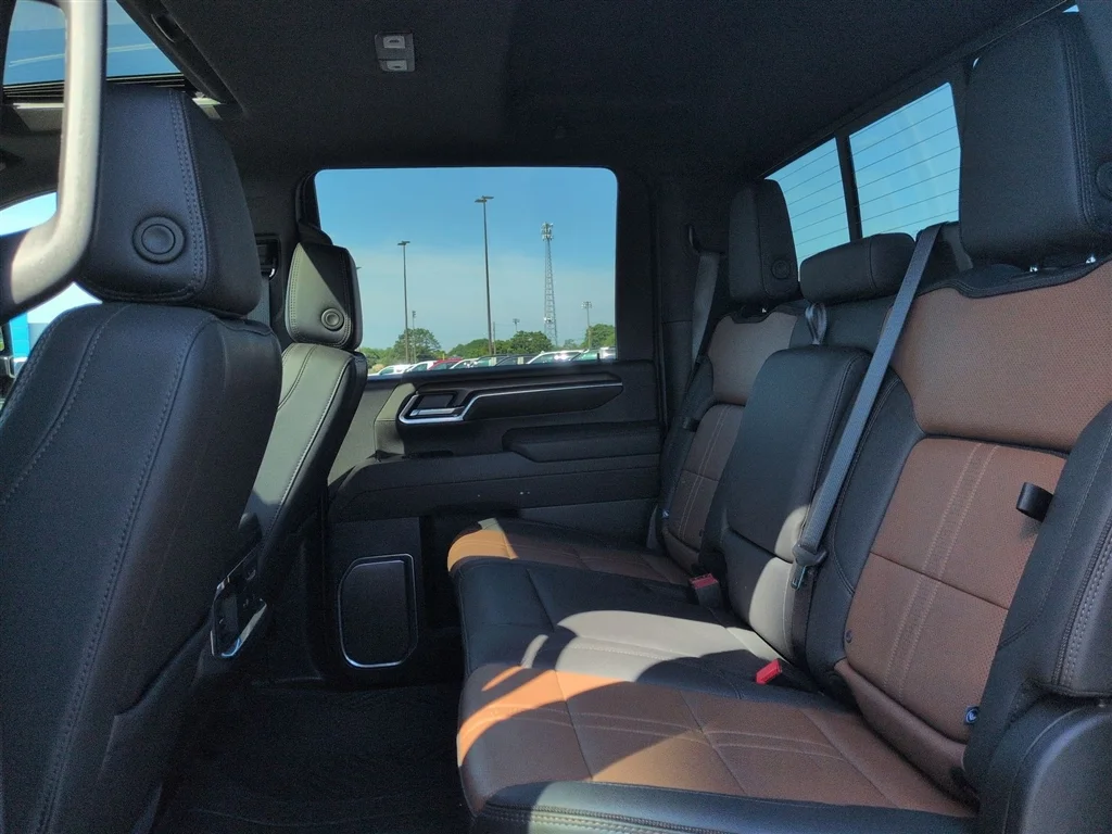 Used 2025 Radiant Red Tintcoat Chevrolet High Country image 26