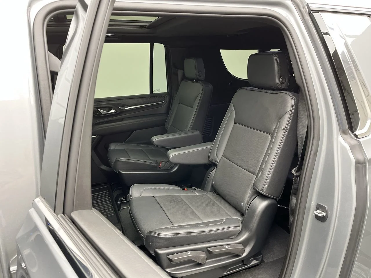 Used 2023 Sterling Metallic GMC Denali image 13