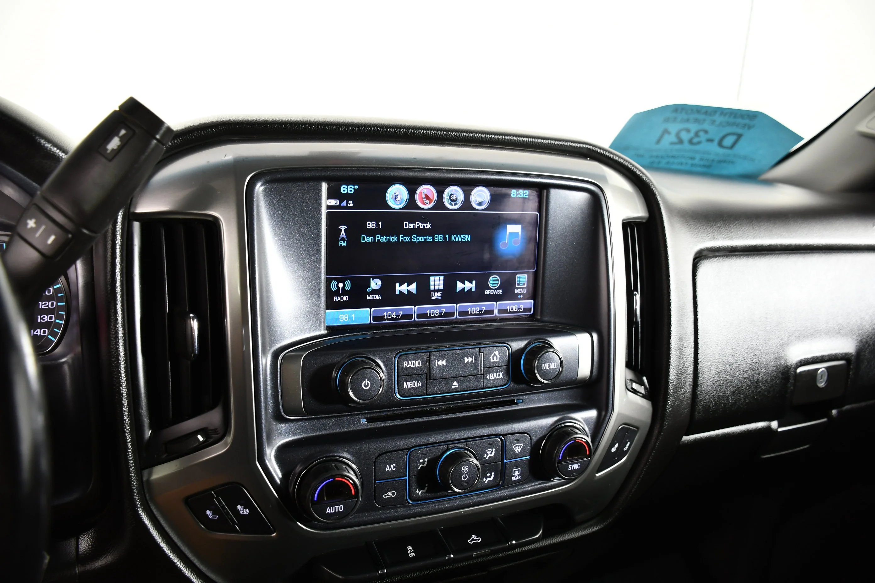 Used 2018 Deep Ocean Blue Metallic Chevrolet LT image 28